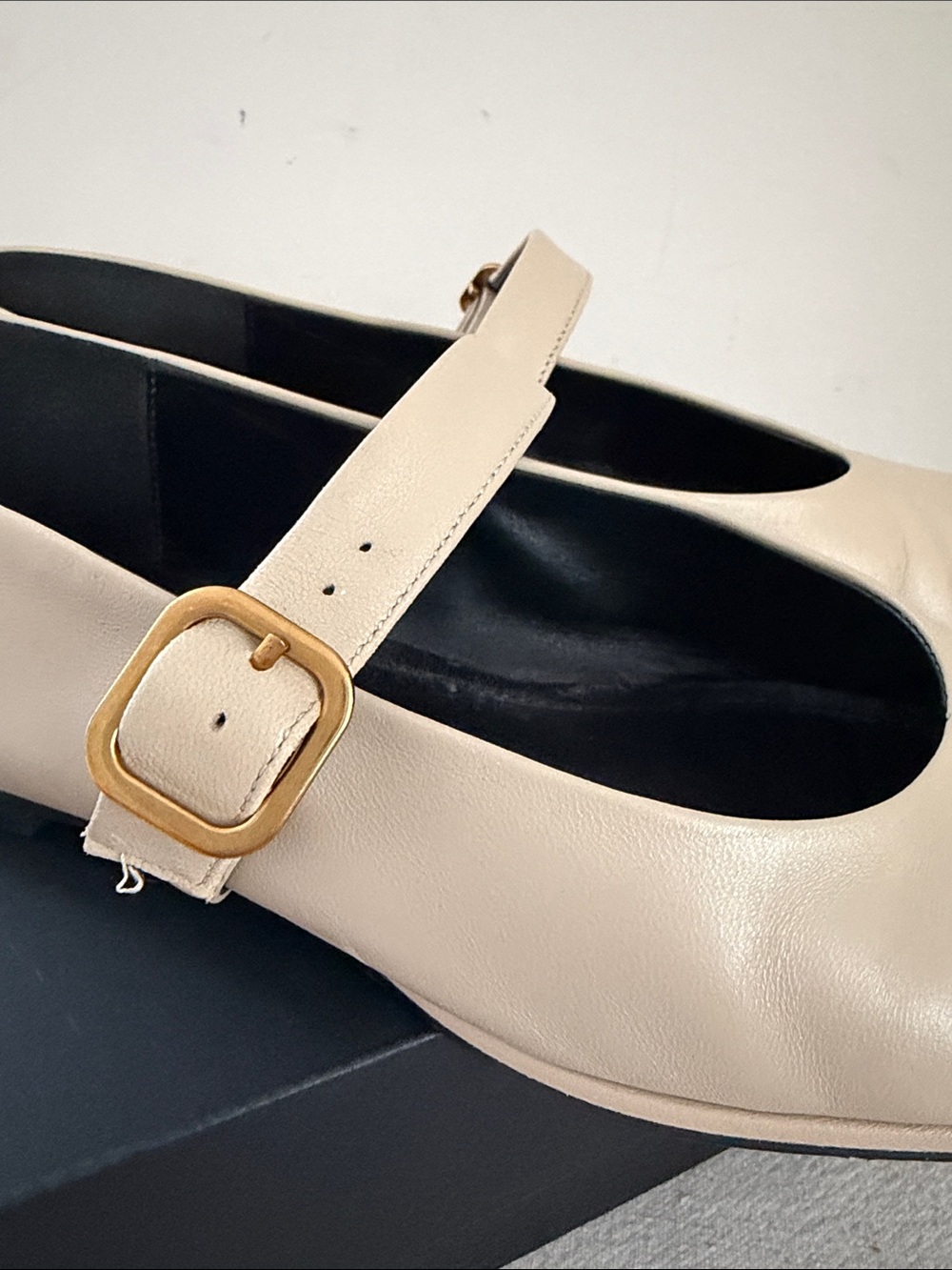 Massimo Dutti Leather Mary Jane flats Ballet Flats with Buckled Strap - Picture 11 of 16